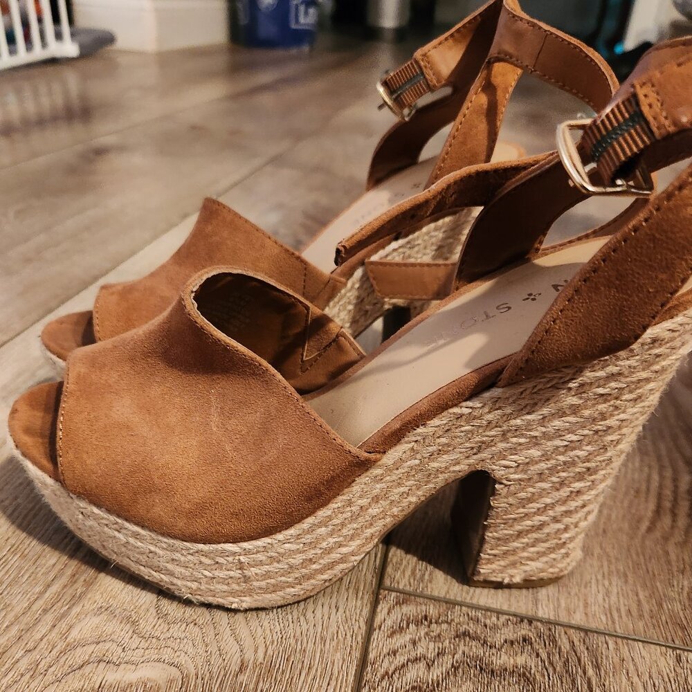 Sun + Stone Wedges